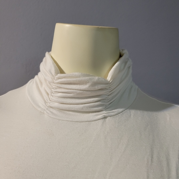 Jillian Nicole White Rib Knit Turtle Neck Tank - Picture 3 of 5